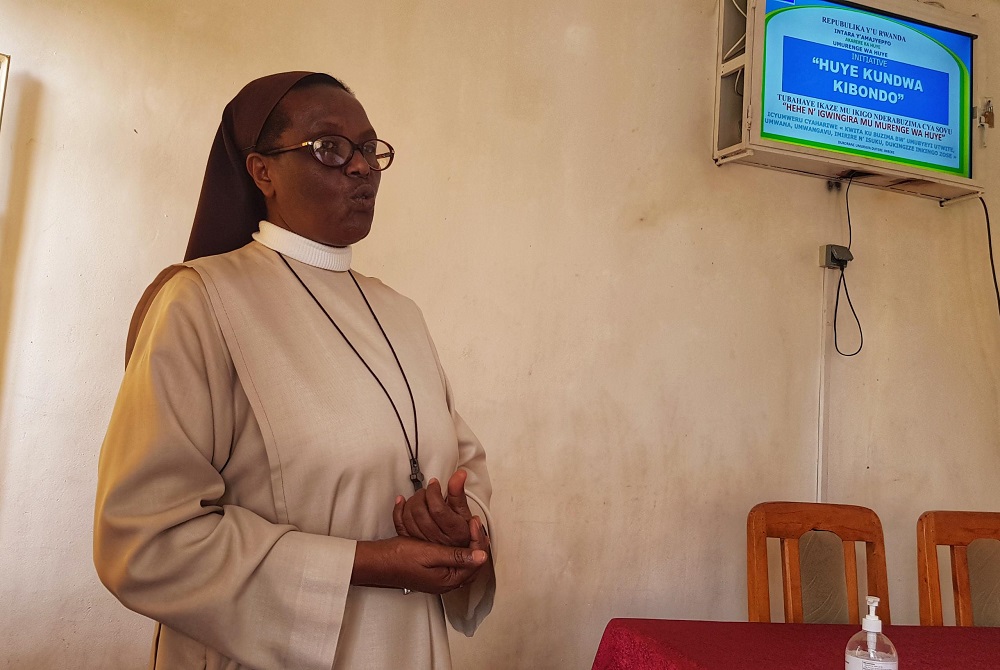 HUYE&nbsp;: Bashima umusaruro wa “KUNDWA KIBONDO” mu kurwanya imirire mibi n’igwingira